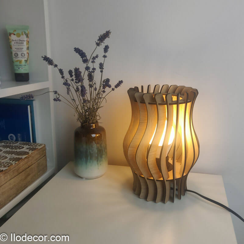 Lampe de chevet Tulipe en bois - Image 3