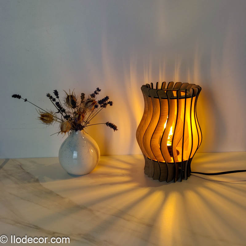 Lampe de chevet Tulipe en bois - Image 4