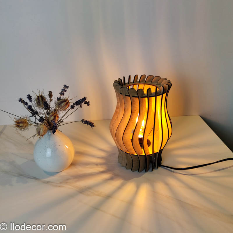 Lampe de chevet Tulipe en bois