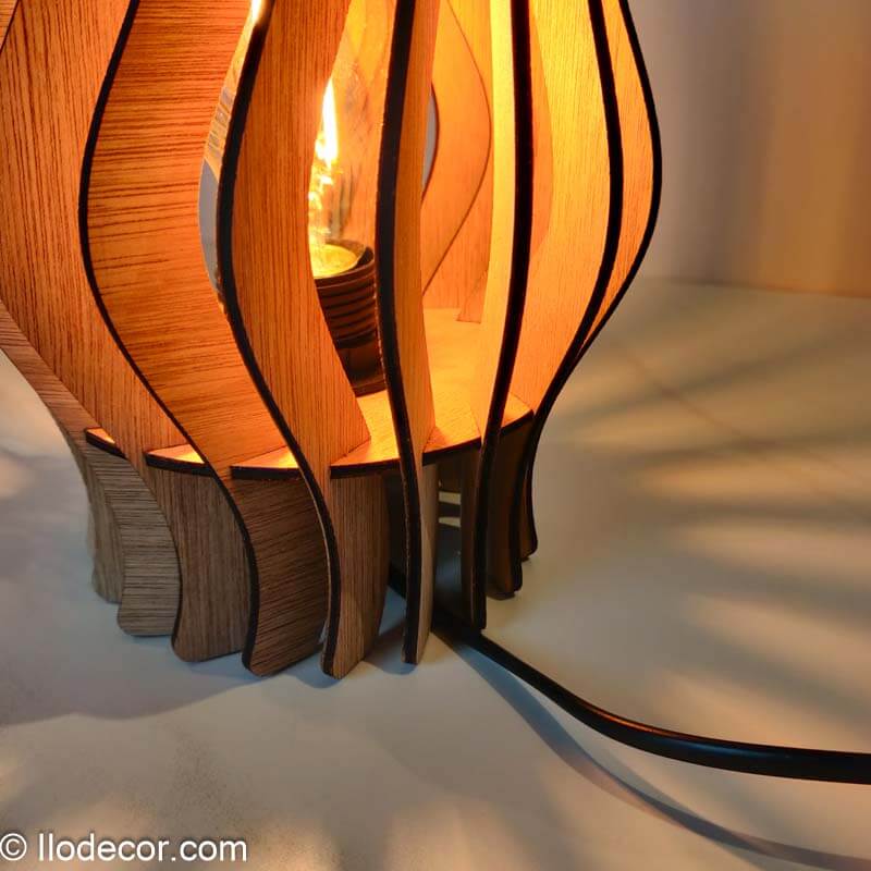 Lampe de chevet Tulipe en bois - Image 7